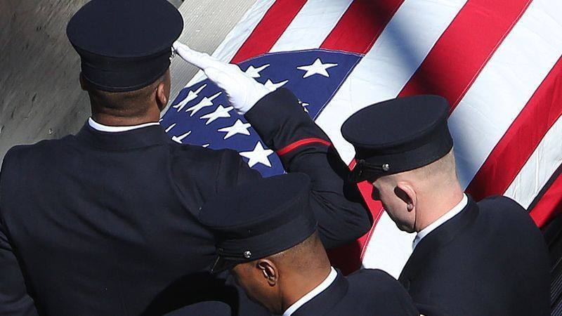 여러 국가들이 용감하게 싸운 영웅들을 떠나보내는 방법 | 인스티즈