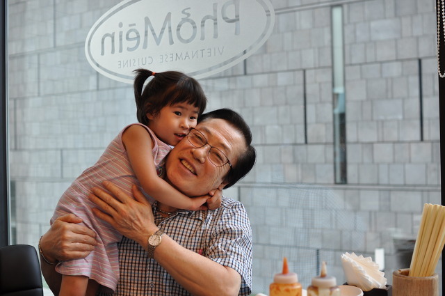 ???: 할아버지~ 할아버지는 순실사태 일어났을때 뭐했어요~?? | 인스티즈