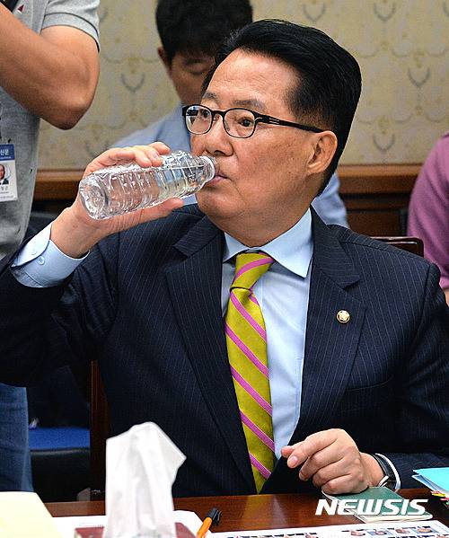 새누리당 애들도 못 까부는 할배 | 인스티즈