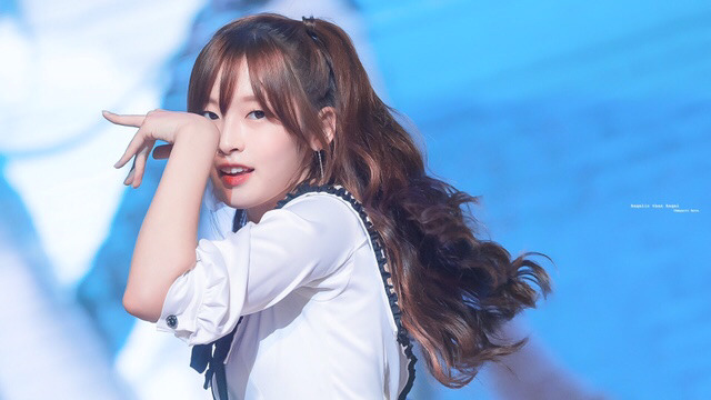 [오마이걸] 냉장고를 열었는데 마실만한 음료수가 없어서 아린이 | 인스티즈