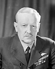 나는 사람을 죽이라고 이 자리에 앉혀졌다 | 인스티즈