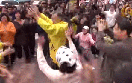 [문재인대통령] 대통령님!!! 몸치라는 소문이 있던데요!!!!.GIF | 인스티즈