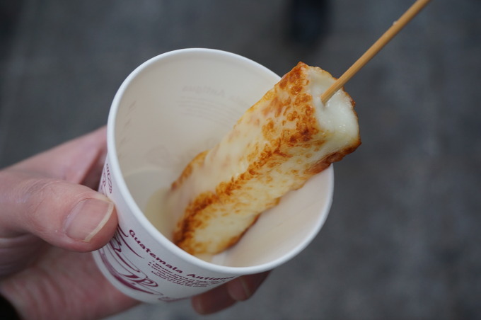 [치즈] 별다른 번거로운 조리 없이 그저 치즈 그대로 익혀서 먹는.... 구워먹는 치즈 | 인스티즈