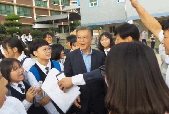 자본주의의 맛을 알아버린 중딩들.gif | 인스티즈