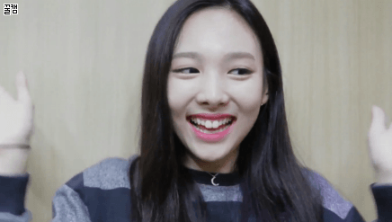 사나 따라하는 임나연 | 인스티즈