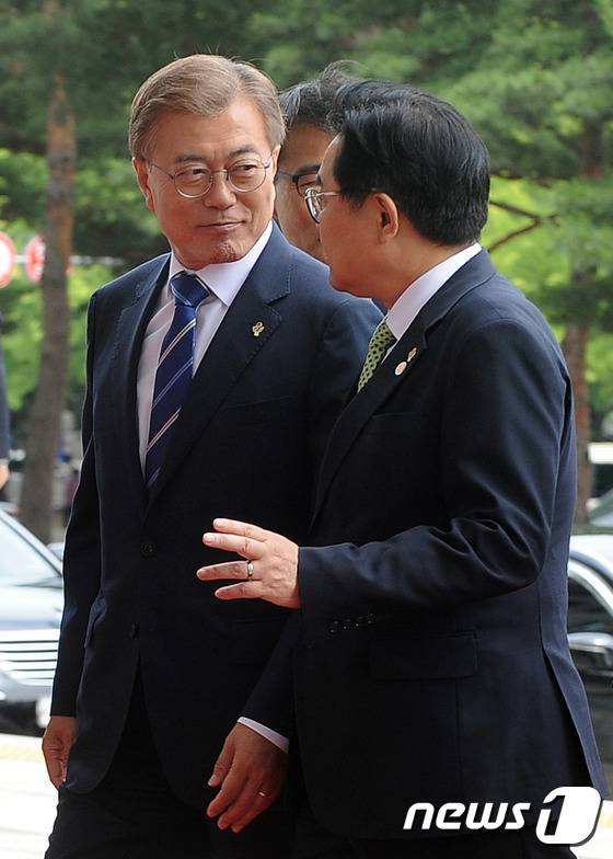 6/12 오늘의 문재인 대통령.jpg | 인스티즈