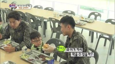 대한이 햄버거 만들어주는 군인삼촌.jpg (심장주의) | 인스티즈