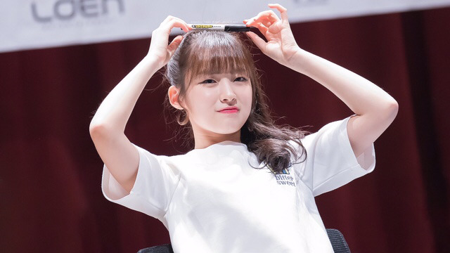 [오마이걸] 냉장고를 열었는데 마실만한 음료수가 없어서 아린이 | 인스티즈