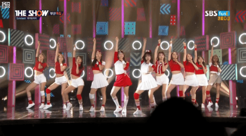 오늘자 아이오아이 비주얼 폭발하는 더쇼 움짤들 | 인스티즈