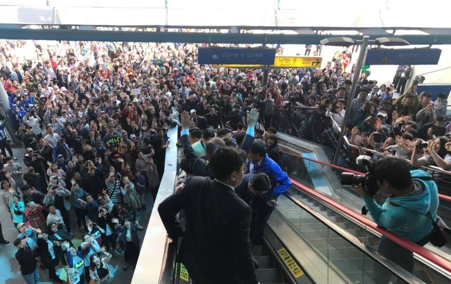 문재인 배웅하는 익산시민들 jpg | 인스티즈