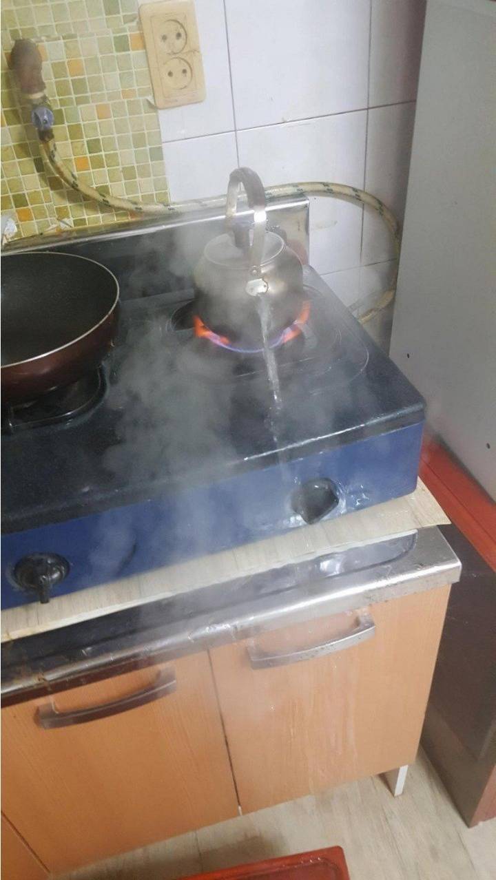 컵라면 먹으려던 고갤러 대참사.jpg | 인스티즈