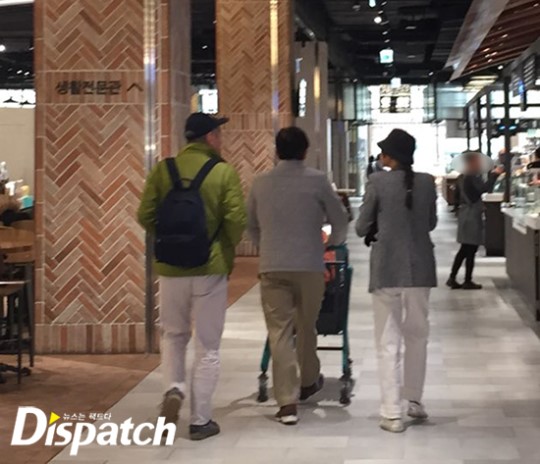 [5W1H] 홍상수, 김민희 부녀와 데이트…하남 쇼핑몰 동반 포착 | 인스티즈