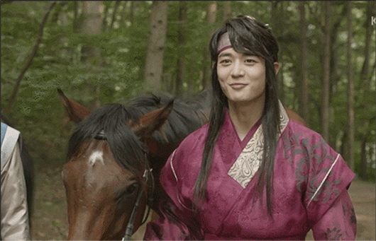 저 새끼 저거 말 아닐지도 몰라.gif | 인스티즈