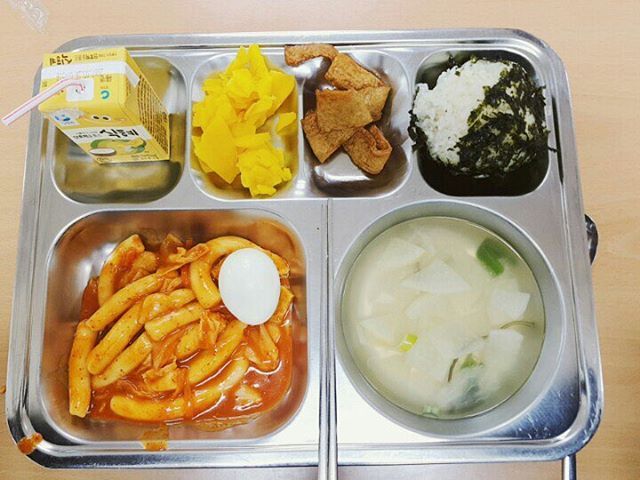 어느 고등학교 급식.jpg | 인스티즈
