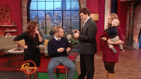 아내와 아들의 얼굴을 처음으로 보는 남자.gif | 인스티즈