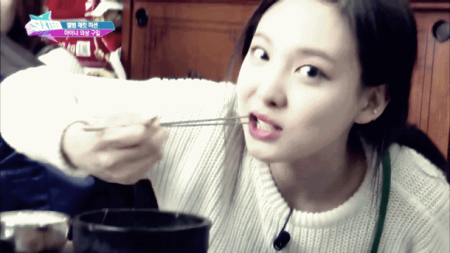 트와이스 카메라 앞에서 식사할 때 유형 | 인스티즈