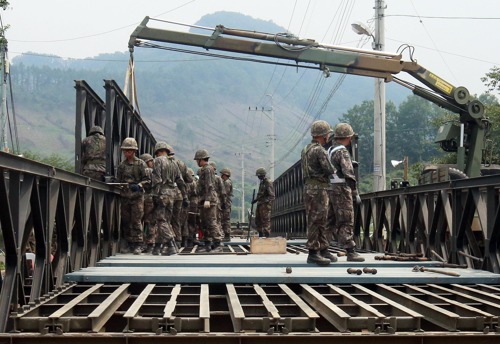 오늘자 공병대대의 청주 대민지원.jpg | 인스티즈