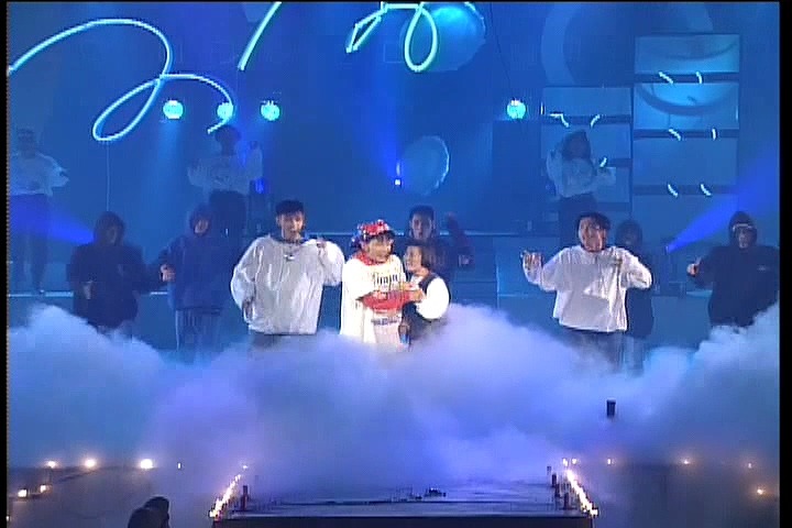 1992년 무대 난입한 소녀팬.JPG | 인스티즈