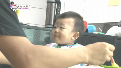 대박이 아빠/모르는아저씨가 밥줄 때 반응비교.gif | 인스티즈