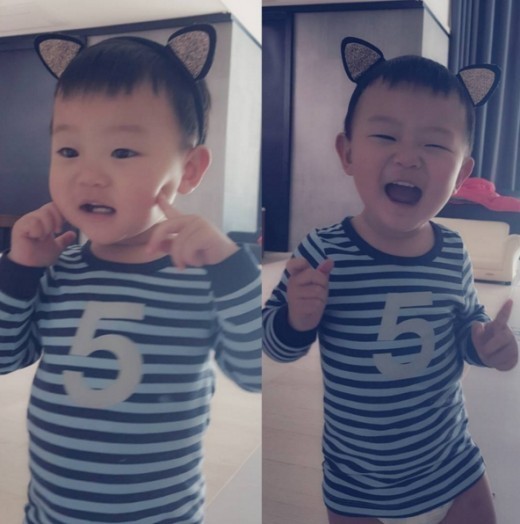 자기가 귀여운걸 알고있는거같은 대박이.jpgif | 인스티즈