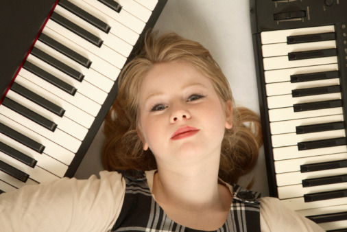 어릴 적 피아노 학원에서 한 번쯤 해봤을 행동 8 | 인스티즈