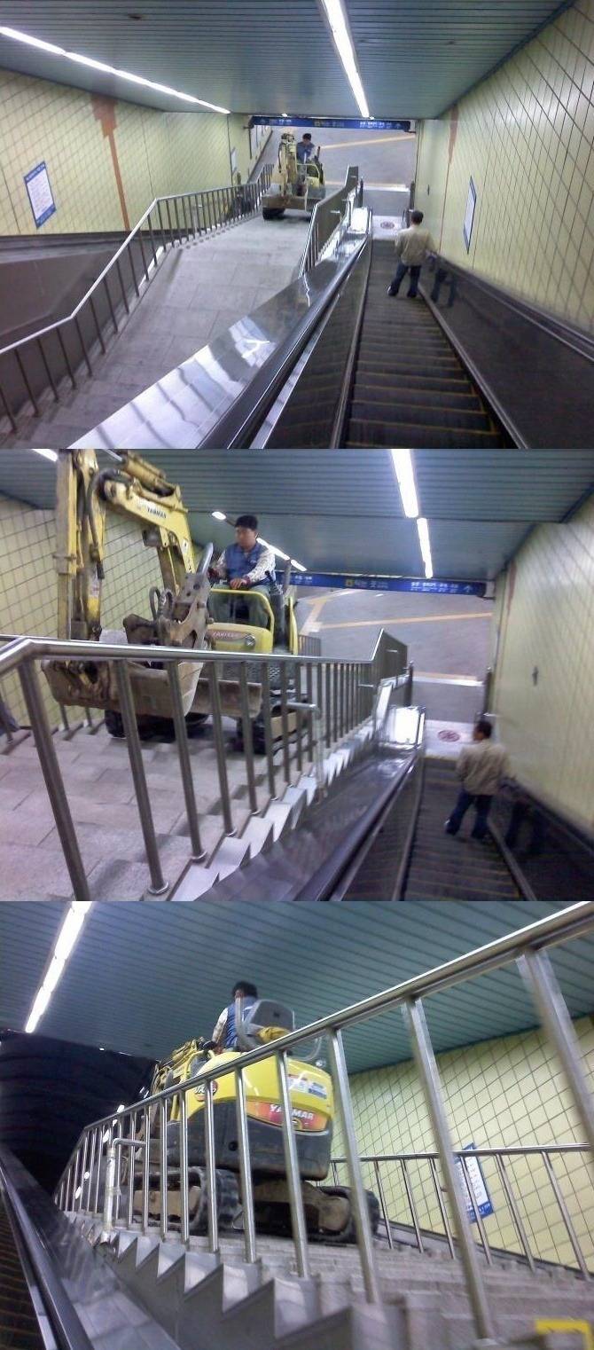 에스컬레이터에선 걷지 마시고 급하신 분은 계단을 이용해주세요 | 인스티즈
