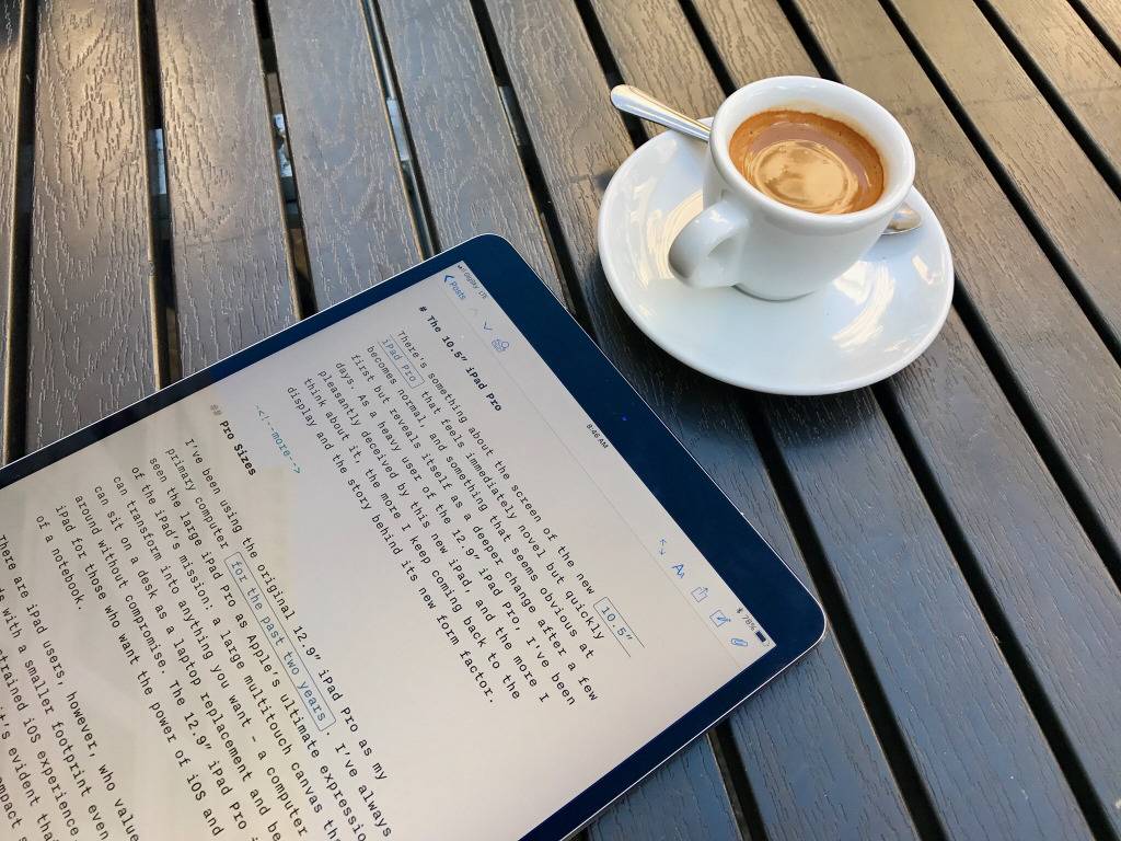 역대급 업그레이드가 되어 찬사가 자자한 아이패드 프로 10.5 실사.jpg | 인스티즈