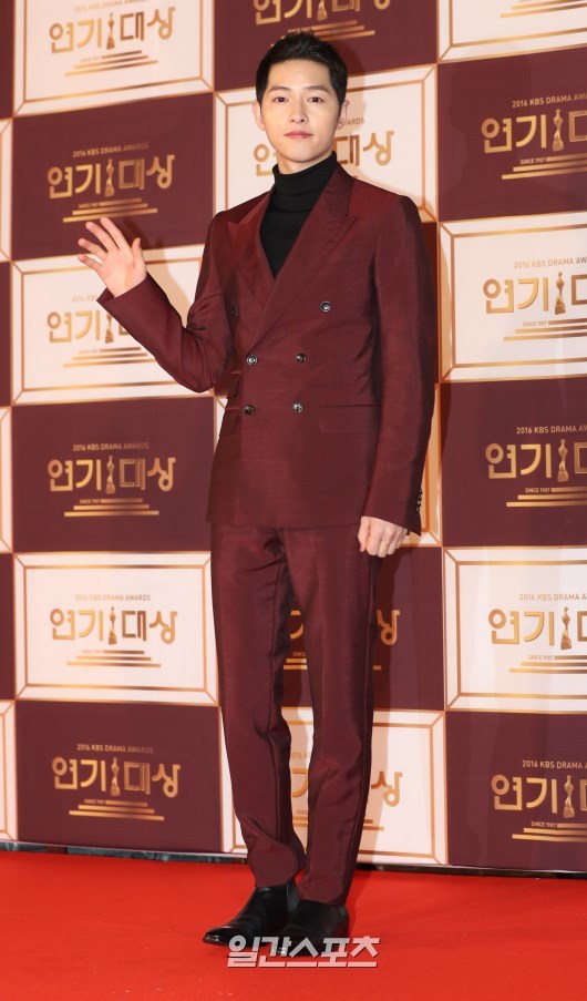 오늘자 송중기 | 인스티즈