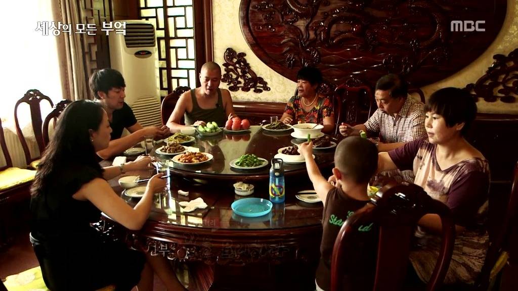 흔한 중국부자의 밥먹는 스케일.jpg | 인스티즈