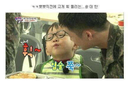 대한이 햄버거 만들어주는 군인삼촌.jpg (심장주의) | 인스티즈