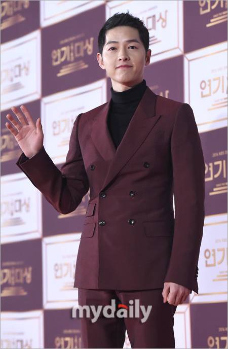 오늘자 송중기 | 인스티즈