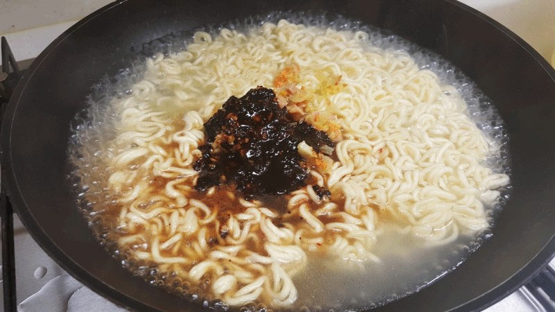 매일먹어도 맛있는 짜장라면 움짤 gif | 인스티즈