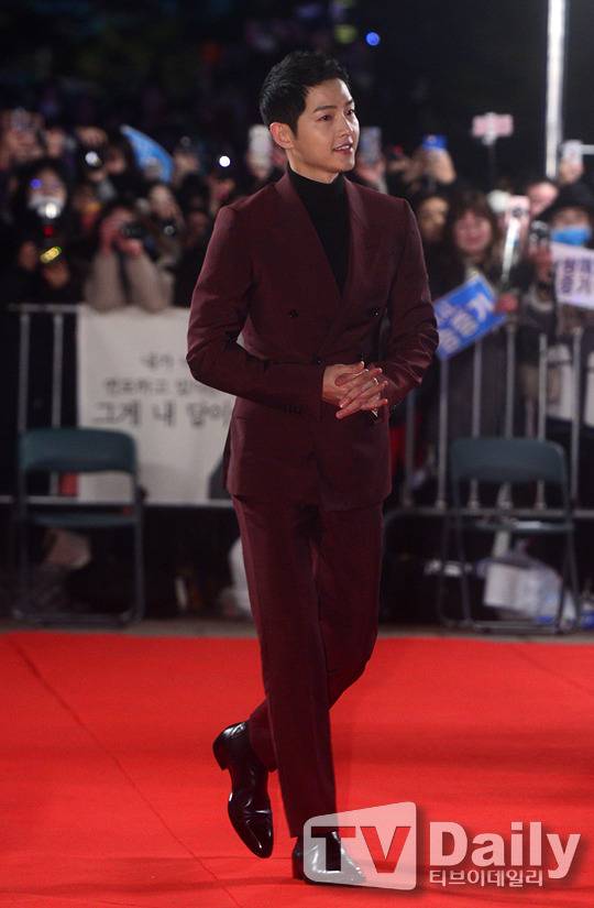 오늘자 송중기 | 인스티즈