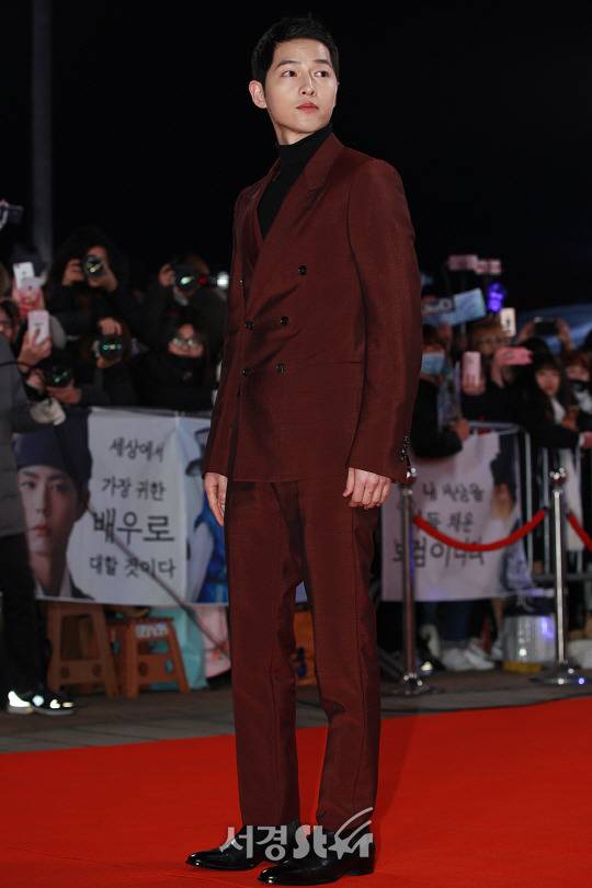 오늘자 송중기 | 인스티즈