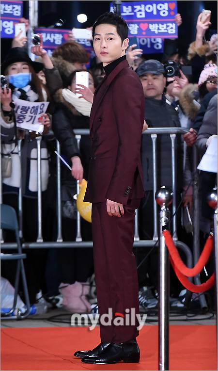 오늘자 송중기 | 인스티즈