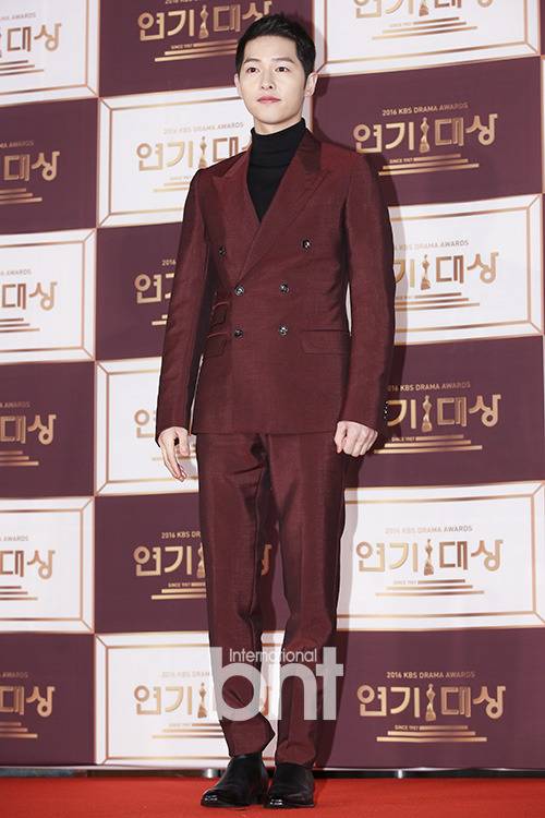 오늘자 송중기 | 인스티즈