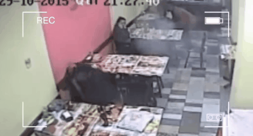 총격전 앞에서도 여친을 보호하는 남자 | 인스티즈