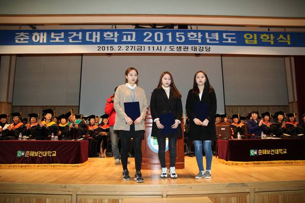 대학 캠퍼스에 세쌍둥이 떴다 | 인스티즈