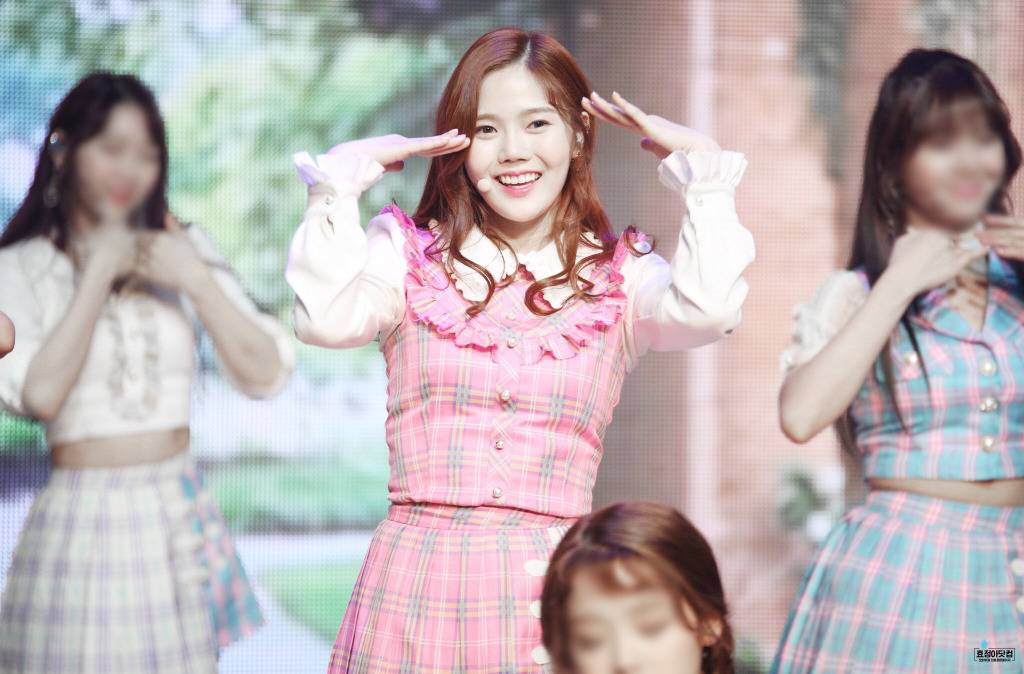 [오마이걸] 비도오고 해서 좀 쌀쌀해진 것 같아서 효정이 | 인스티즈