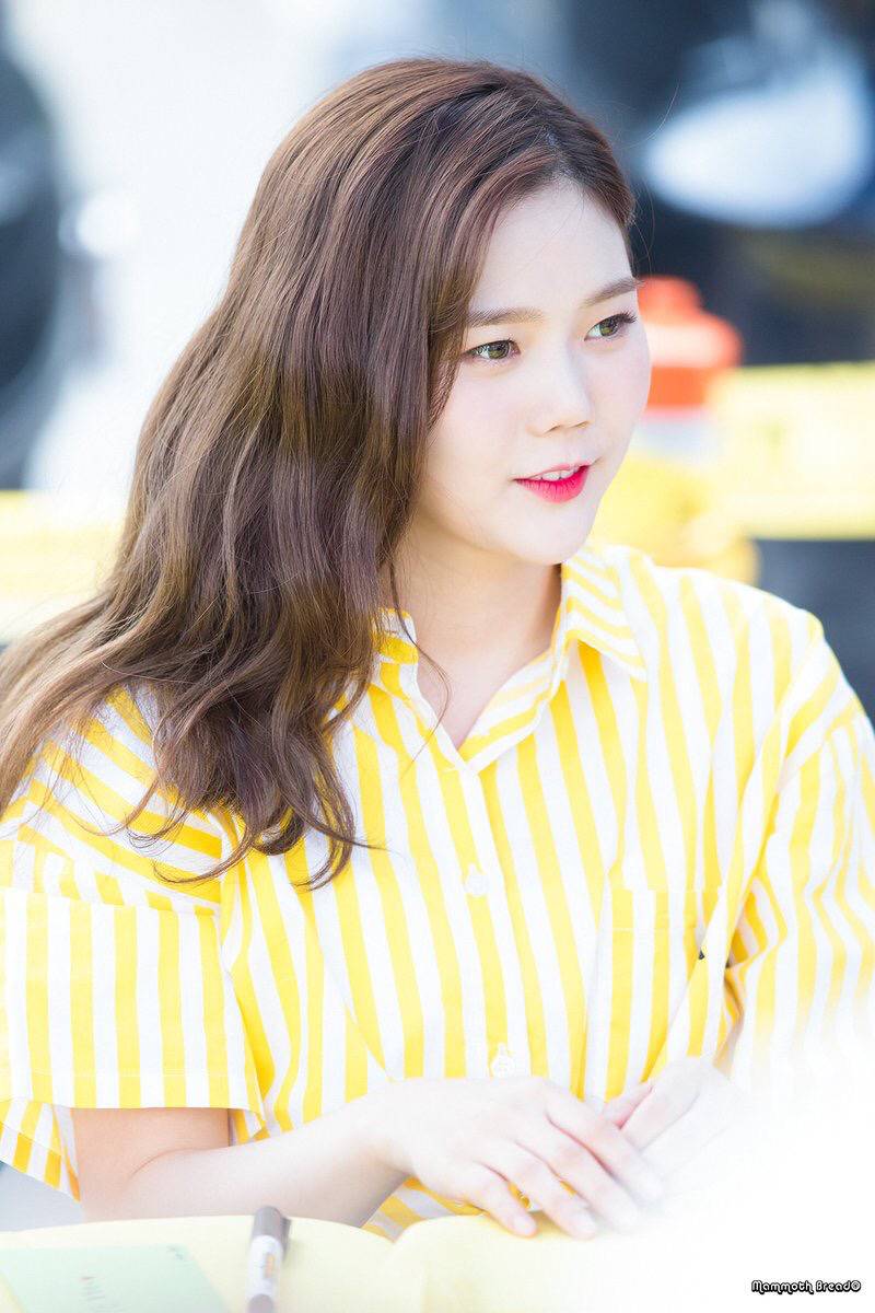 [오마이걸] 비도오고 해서 좀 쌀쌀해진 것 같아서 효정이 | 인스티즈