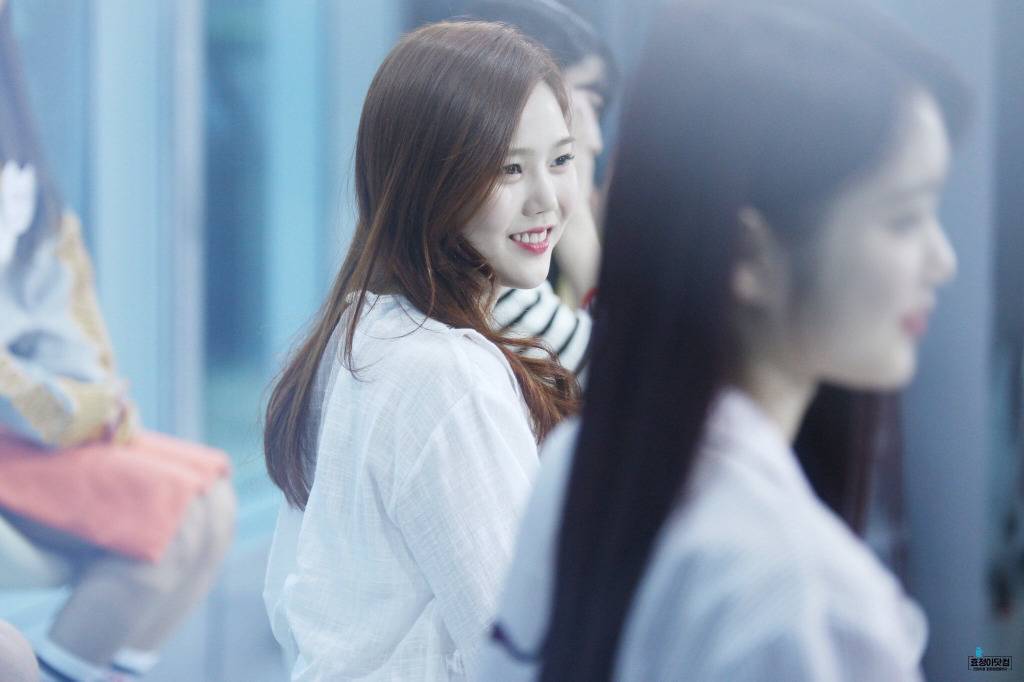 [오마이걸] 비도오고 해서 좀 쌀쌀해진 것 같아서 효정이 | 인스티즈