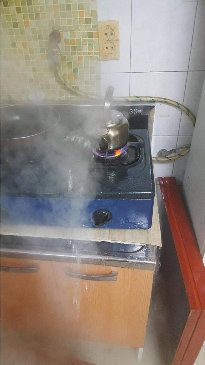 컵라면 먹으려던 고갤러 대참사.jpg | 인스티즈