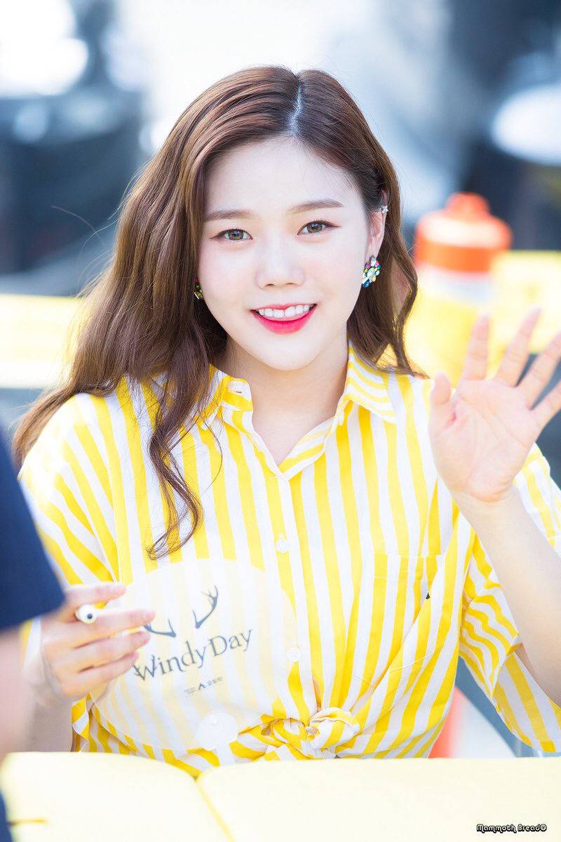 [오마이걸] 비도오고 해서 좀 쌀쌀해진 것 같아서 효정이 | 인스티즈