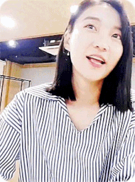 민낯으로 방송하는 오마이걸 비니.gif | 인스티즈