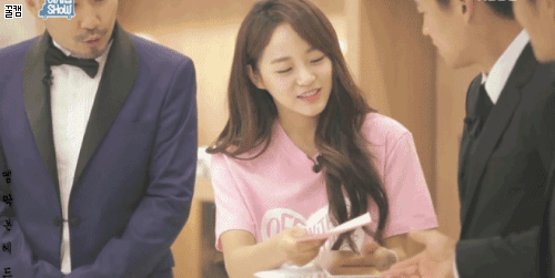 애교 좀 부릴 줄 아는 여자.gif | 인스티즈