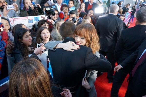 매번 사진 찍힐때마다 키스 사진 있는 커플 (부들주의) | 인스티즈