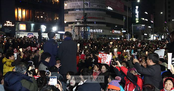 오늘자 문재인 광주.JPG | 인스티즈