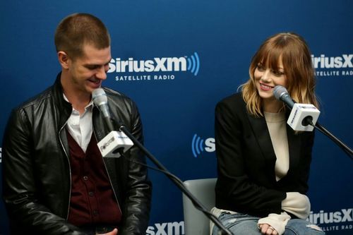 매번 사진 찍힐때마다 키스 사진 있는 커플 (부들주의) | 인스티즈