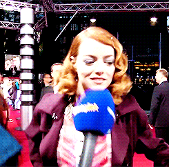 매번 사진 찍힐때마다 키스 사진 있는 커플 (부들주의) | 인스티즈