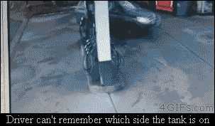 주유구가 이쪽이 아닌가?.gif | 인스티즈